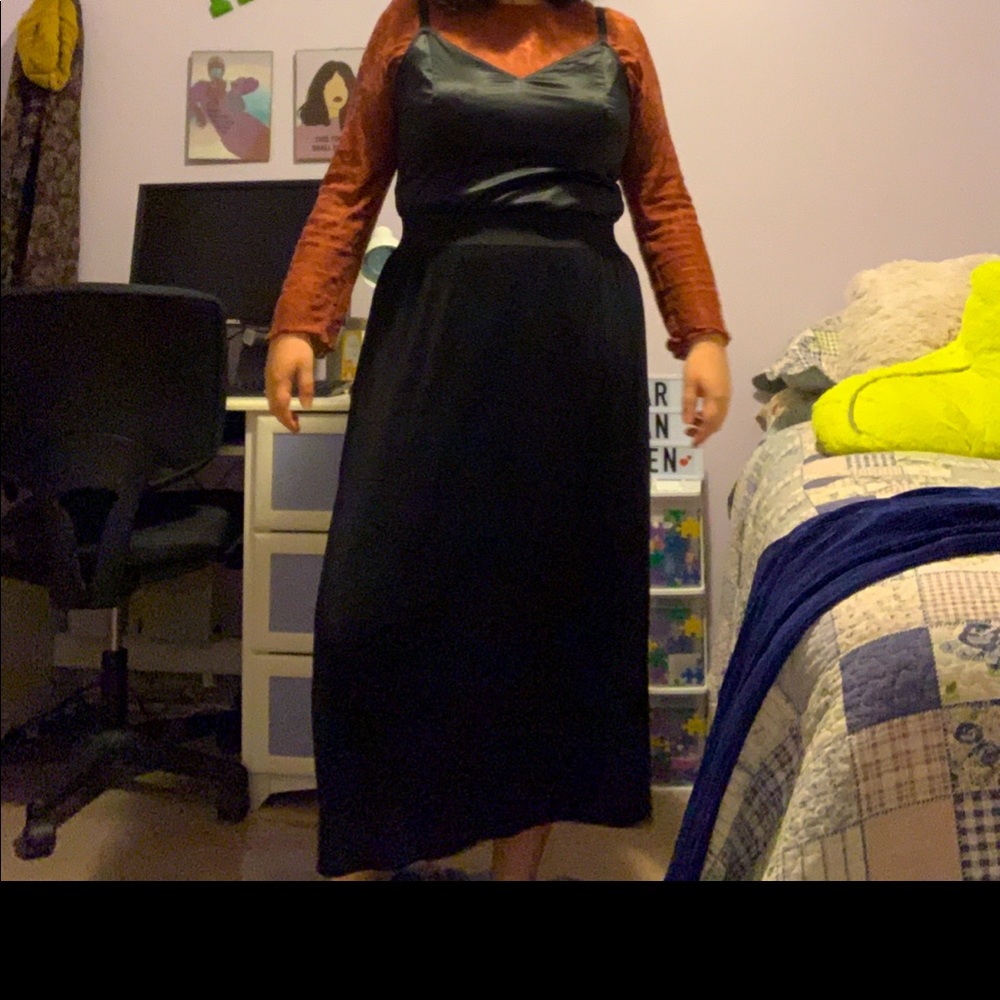 💜 2/25 Black Ruffled Long Length Skirt